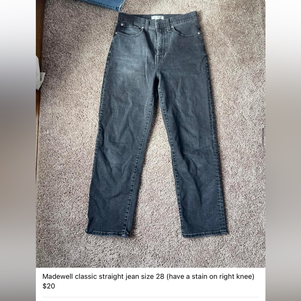 Madewell classic straight jean **small stain on knee!!